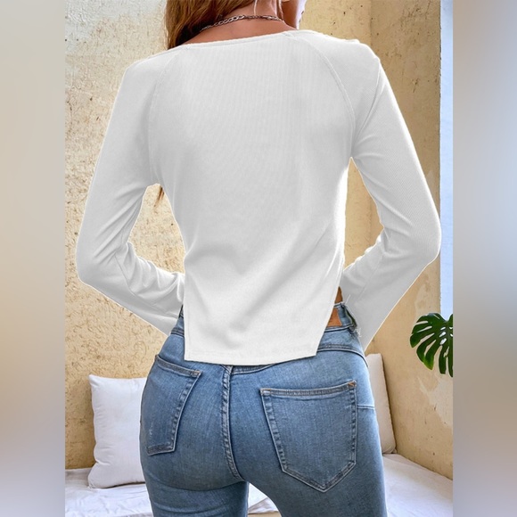 Slit Sweetheart Neck Flare Sleeve T-Shirt - Picture 15 of 15